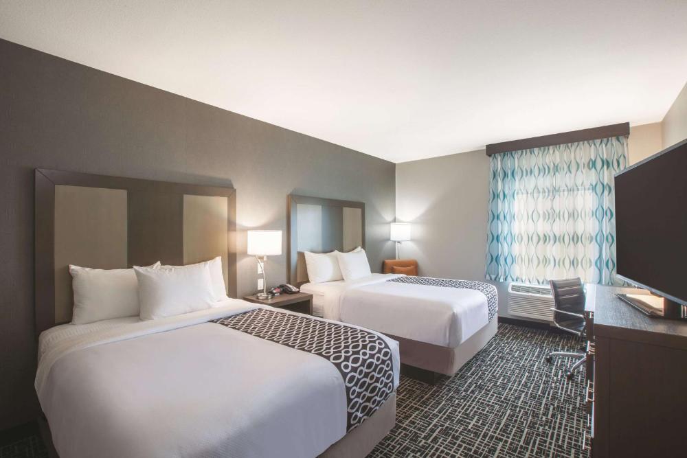 Queen Room with Two Queen Beds interior